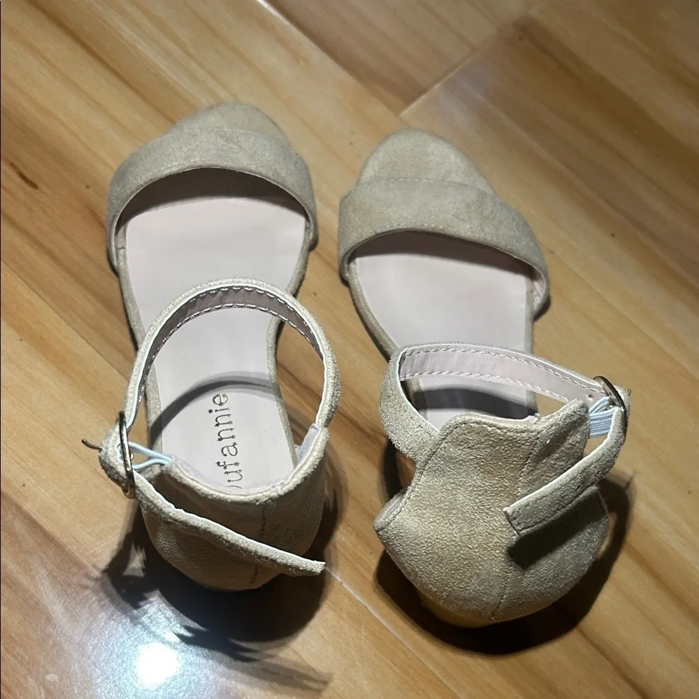 Annie Kids' Elegant Gold Dress Shoes